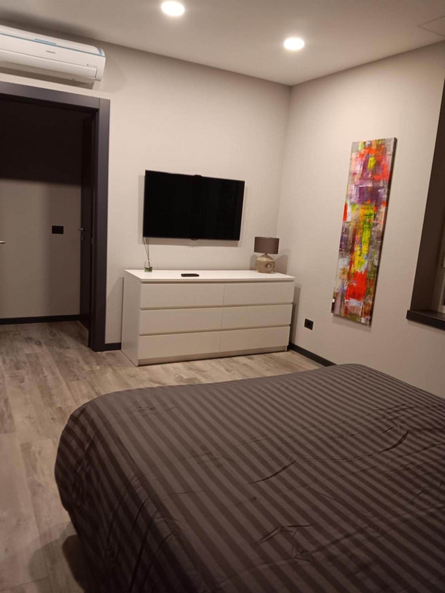 B&B Civico 4 Cremona Bagian luar foto